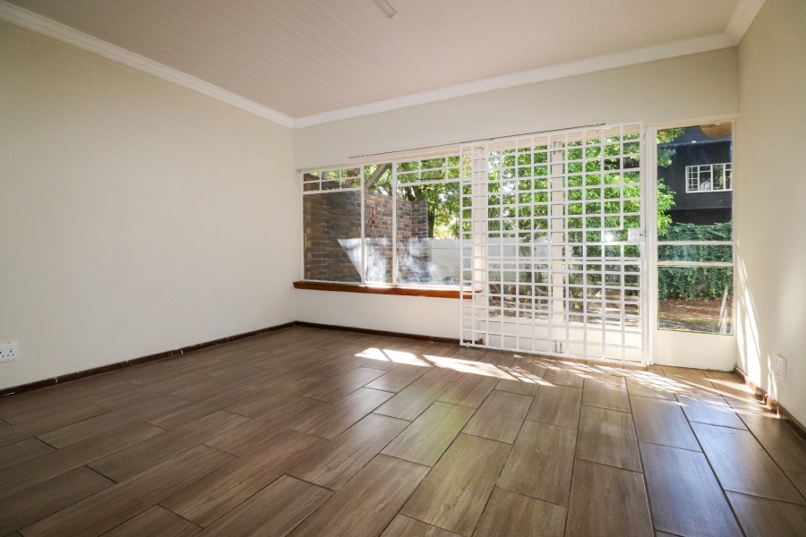 To Let 4 Bedroom Property for Rent in Flamwood North West